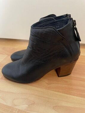 Ron White navy ankle boots- size 6